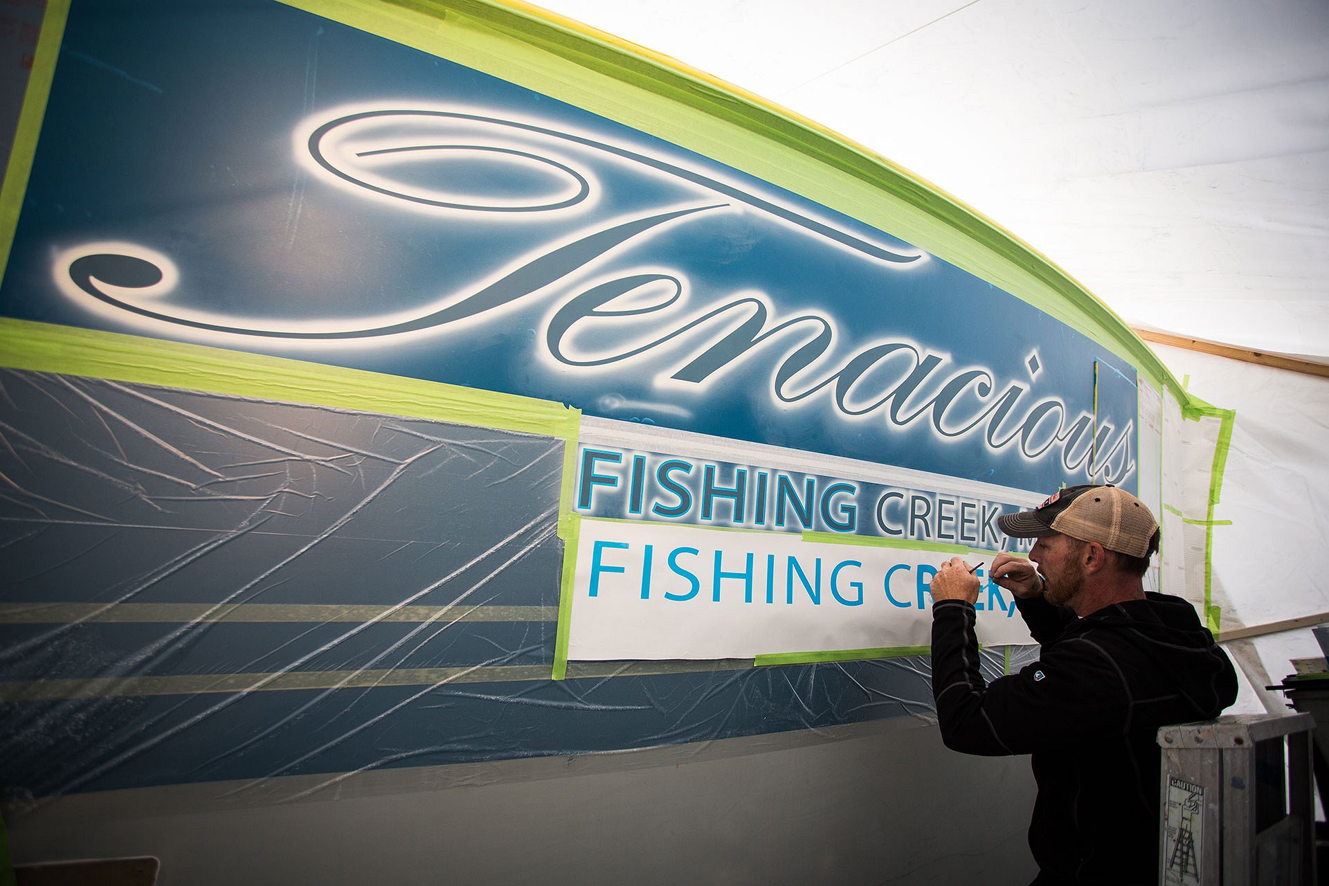 Tenacious, Fishing Creek Boat Transom | BOATS TRANSOM ARTWORK PAINTING |  EVERETT NAUTICAL DESIGNS, image size:1920x1280